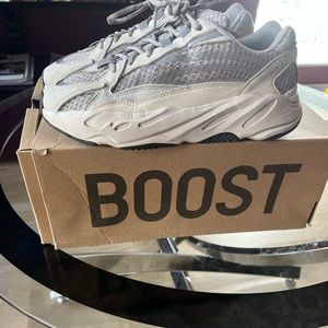 Yezzy’s Men size 8